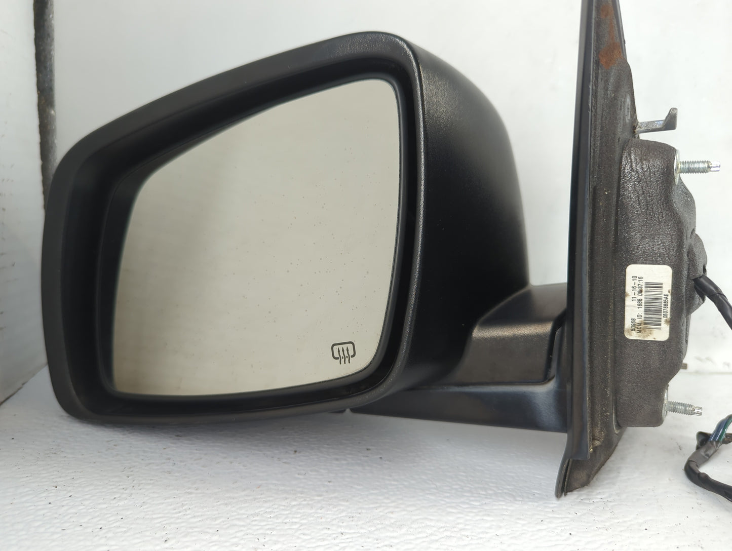 2011 Dodge Journey Side Mirror Replacement Driver Left View Door Mirror P/N:50968 05076885AE Fits OEM Used Auto Parts - Oemusedautoparts1.com