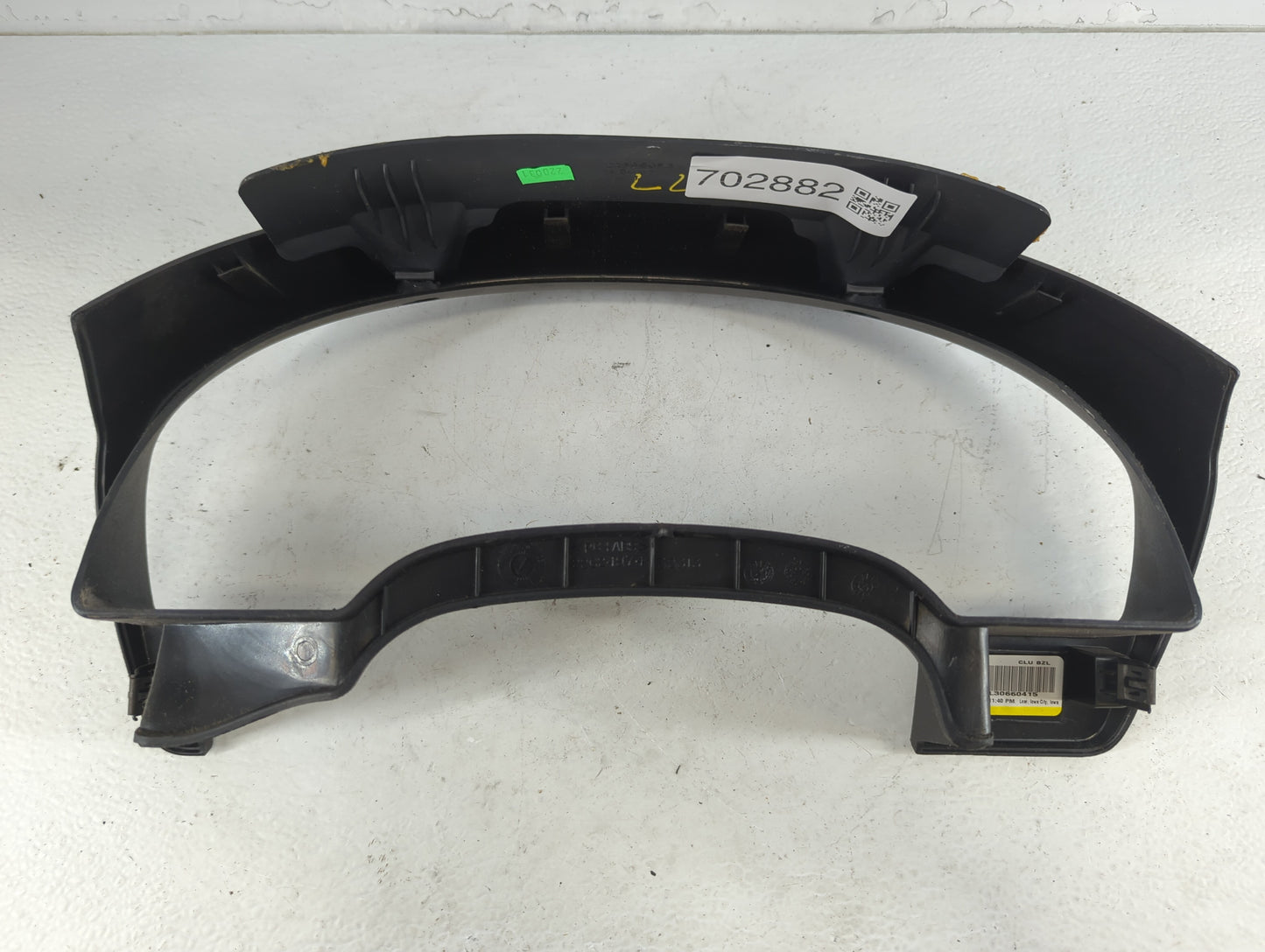 2003 Saturn Vue Instrument Cluster Bezel - Oemusedautoparts1.com