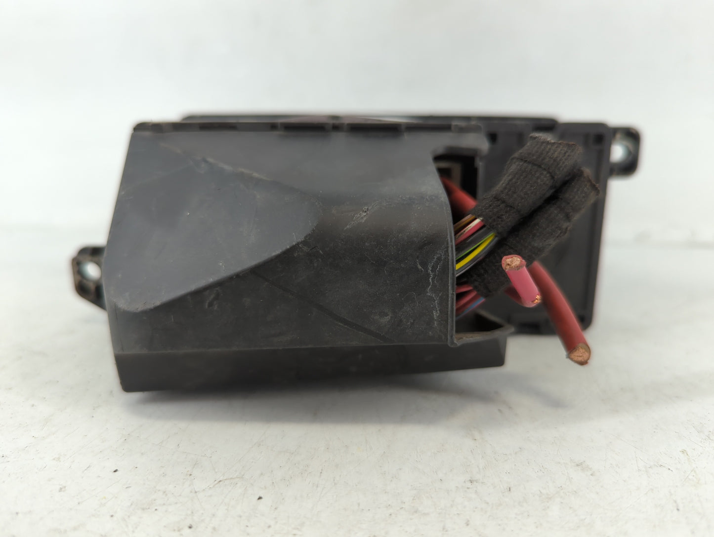 2012 Mini Cooper Clubman Fusebox Fuse Box Panel Relay Module P/N:9240946-01 Fits Fits 2011 2013 2014 2015 2016 OEM Used Auto Parts - Oemusedautoparts1.com