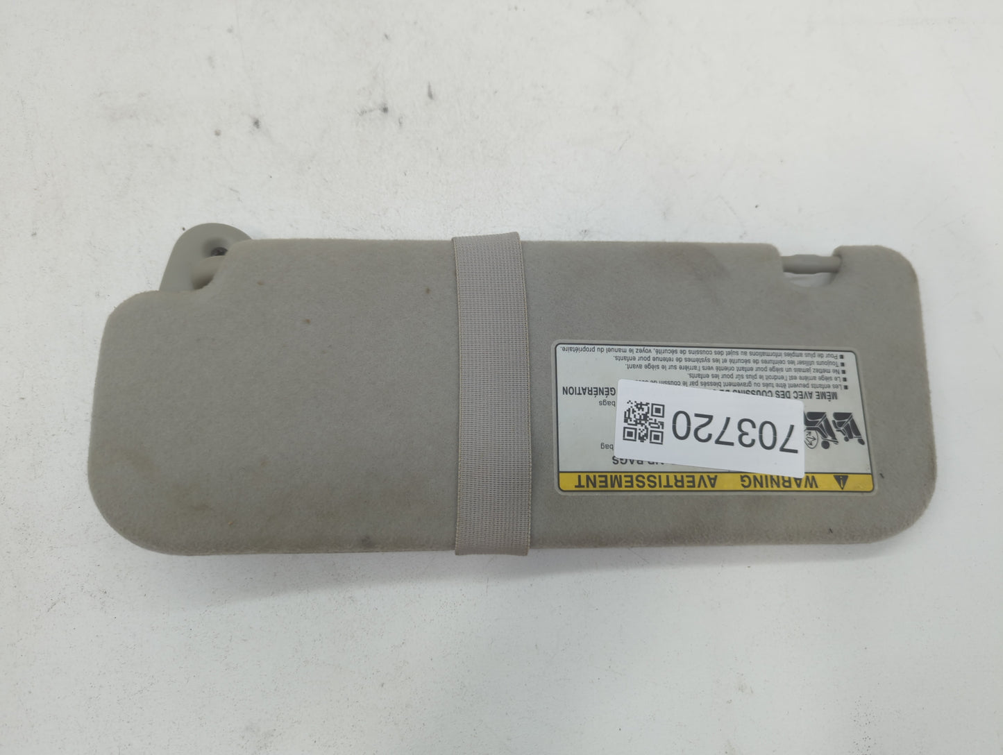 2005-2008 Pontiac Vibe Sun Visor Shade Replacement Passenger Right Mirror Fits Fits 2005 2006 2007 2008 OEM Used Auto Parts - Oemusedautoparts1.com