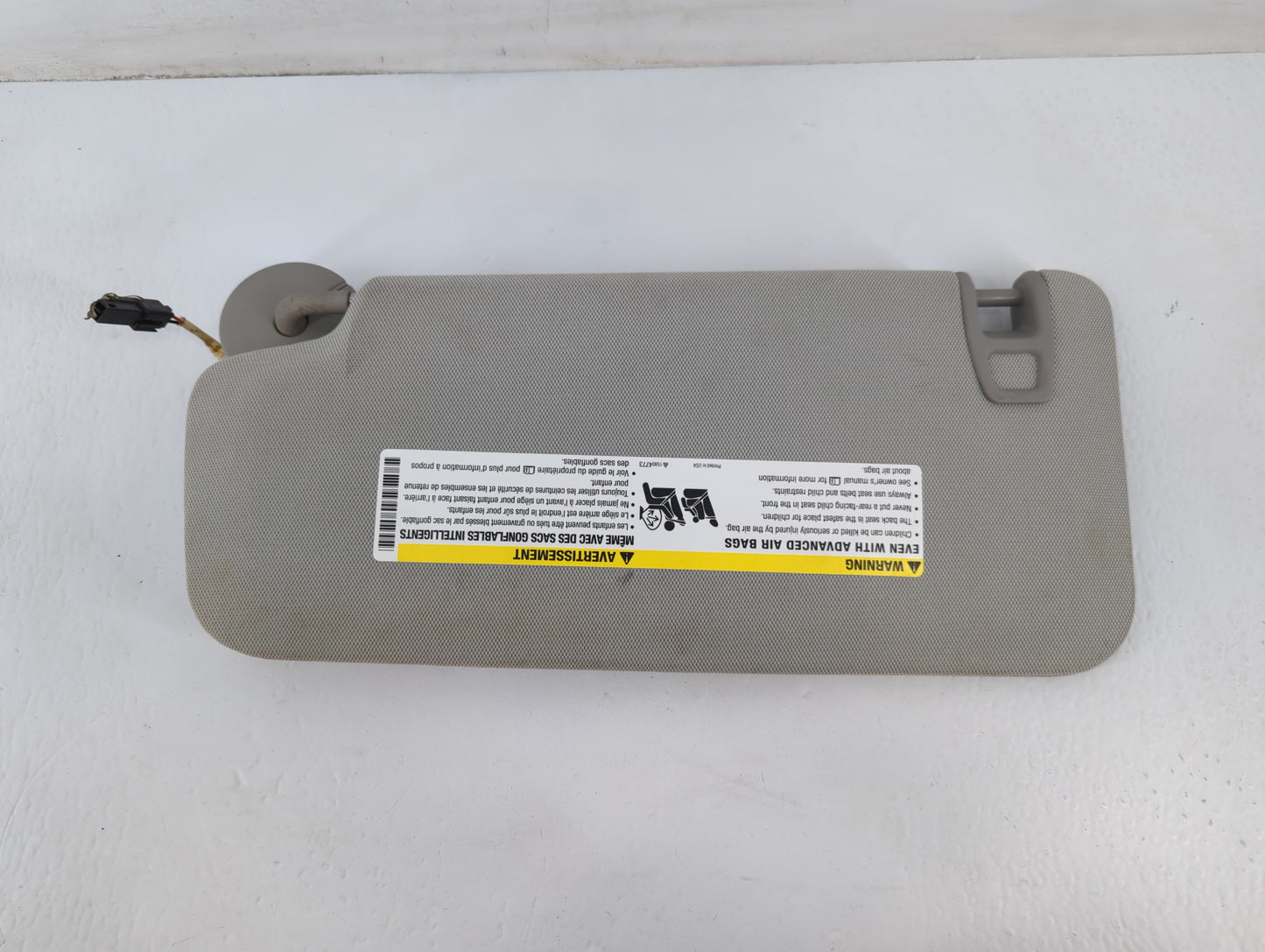 2010-2017 Chevrolet Equinox Sun Visor Shade Replacement Passenger Right Mirror Fits Fits 2010 2011 2012 2013 2014 2015 2016 2017 OEM Used Auto Parts - Oemusedautoparts1.com