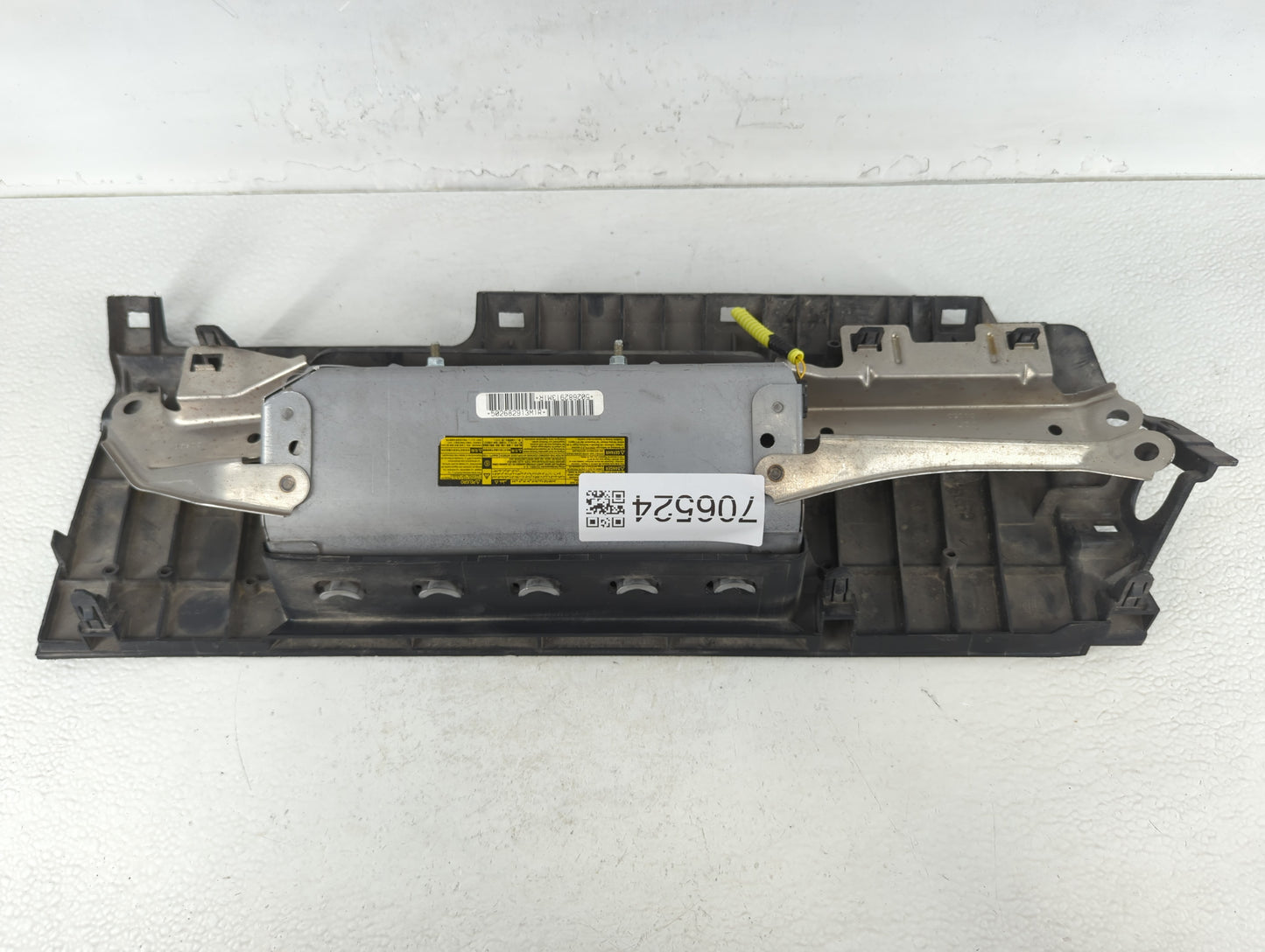 2013-2018 Toyota Avalon Air Bag Passenger Right Dashboard OEM P/N:502682913M1R Fits Fits 2013 2014 2015 2016 2017 2018 OEM Used Auto Parts - Oemusedautoparts1.com
