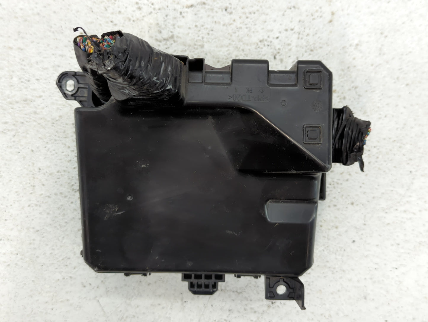 2016-2017 Mitsubishi Lancer Fusebox Fuse Box Panel Relay Module P/N:8565A268 Fits Fits 2012 2013 2014 2015 2016 2017 OEM Used Auto Parts - Oemusedautoparts1.com