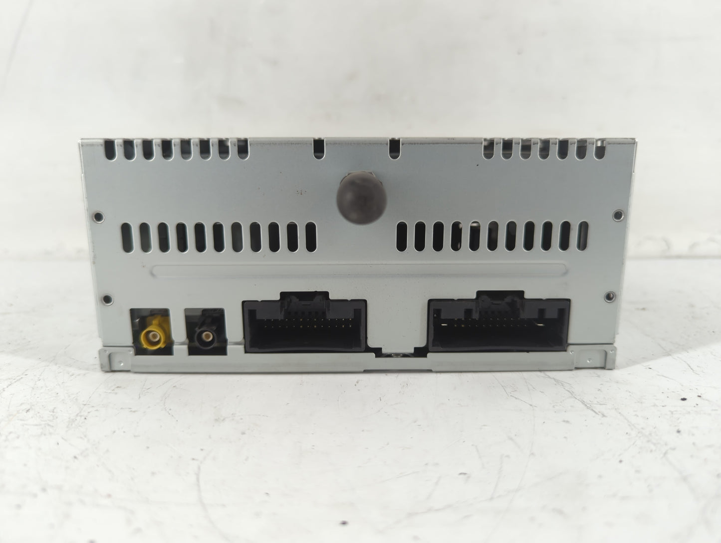 2013 Ford Explorer Radio AM FM Cd Player Receiver Replacement P/N:DB5T19C107FD Fits OEM Used Auto Parts - Oemusedautoparts1.com