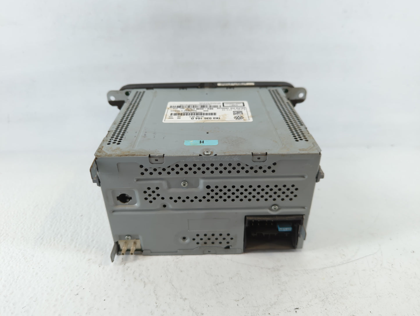 2012-2016 Volkswagen Beetle Radio AM FM Cd Player Receiver Replacement P/N:1K0 035 164 D Fits Fits 2011 2012 2013 2014 2015 2016 OEM Used Auto Parts - Oemusedautoparts1.com