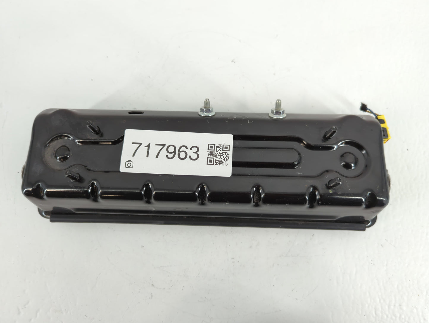 2014-2018 Jeep Cherokee Air Bag Passenger Right Knee OEM P/N:P68102343AF Fits Fits 2014 2015 2016 2017 2018 OEM Used Auto Parts - Oemusedautoparts1.com