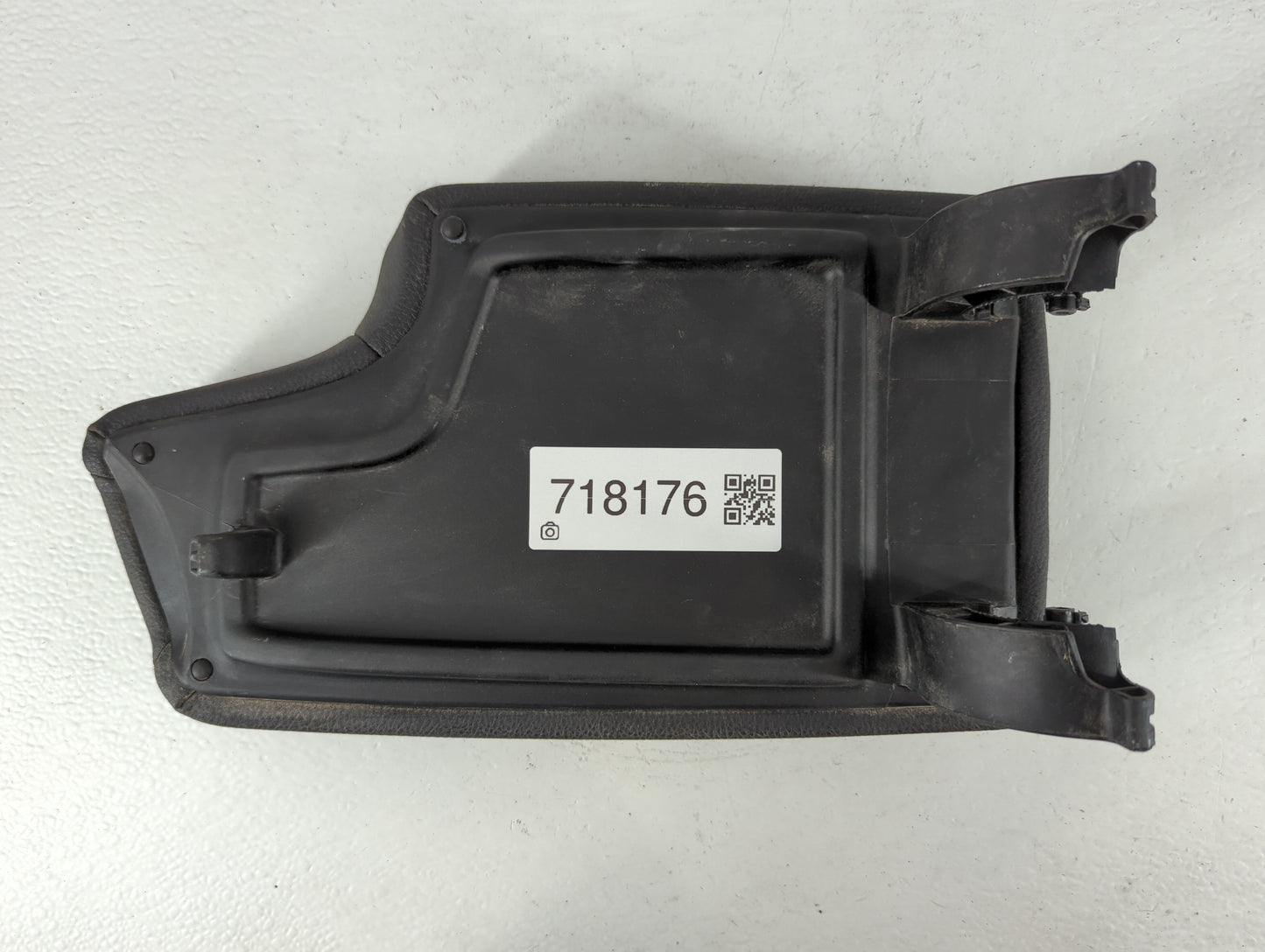 2018 Bmw 320i Center Console Armrest Cover Lid Fits OEM Used Auto Parts - Oemusedautoparts1.com