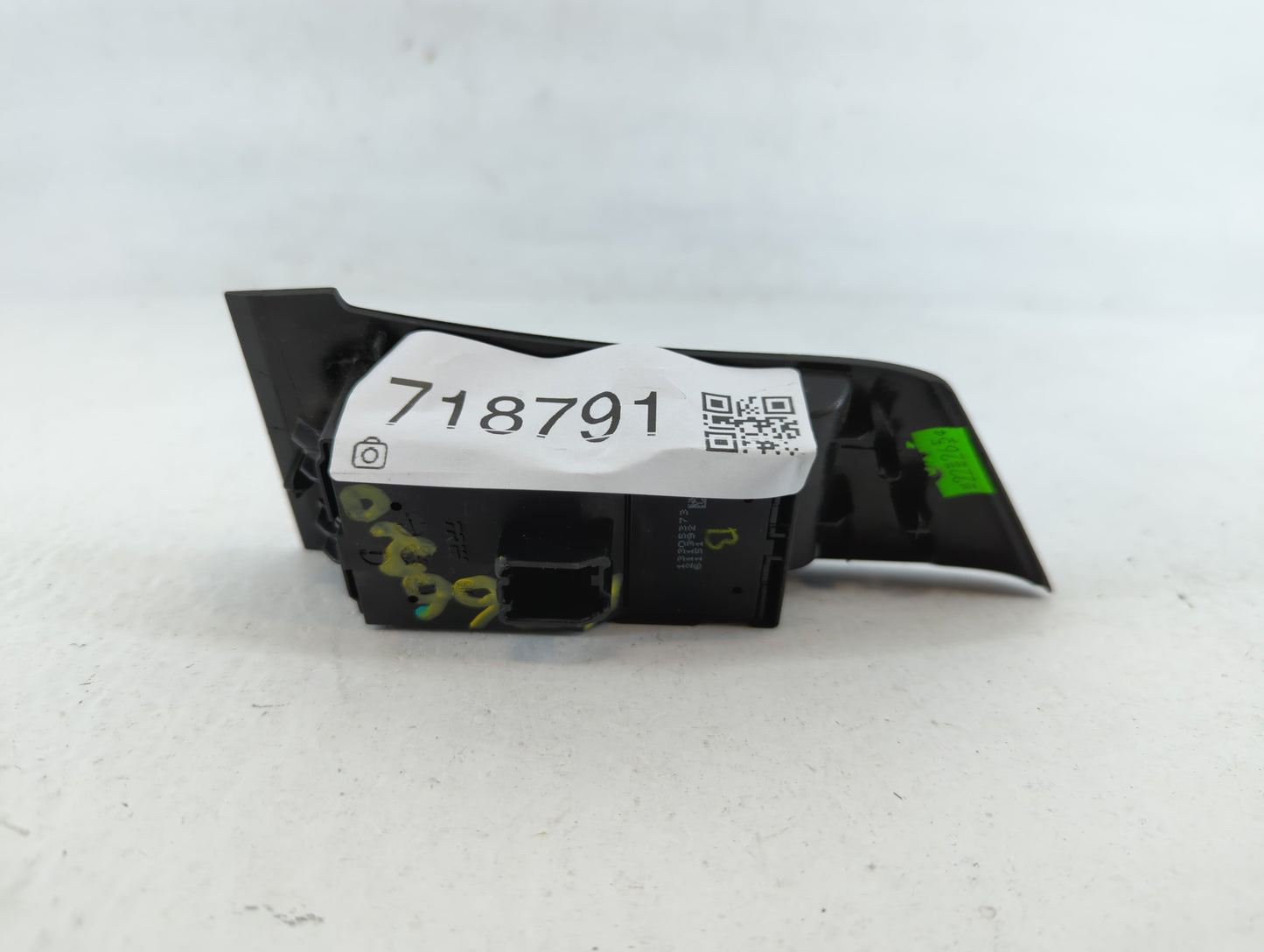 2015-2017 Buick Verano Master Power Window Switch Replacement Driver Side Left P/N:211392 13305373 Fits Fits 2015 2016 2017 OEM Used Auto Parts - Oemusedautoparts1.com