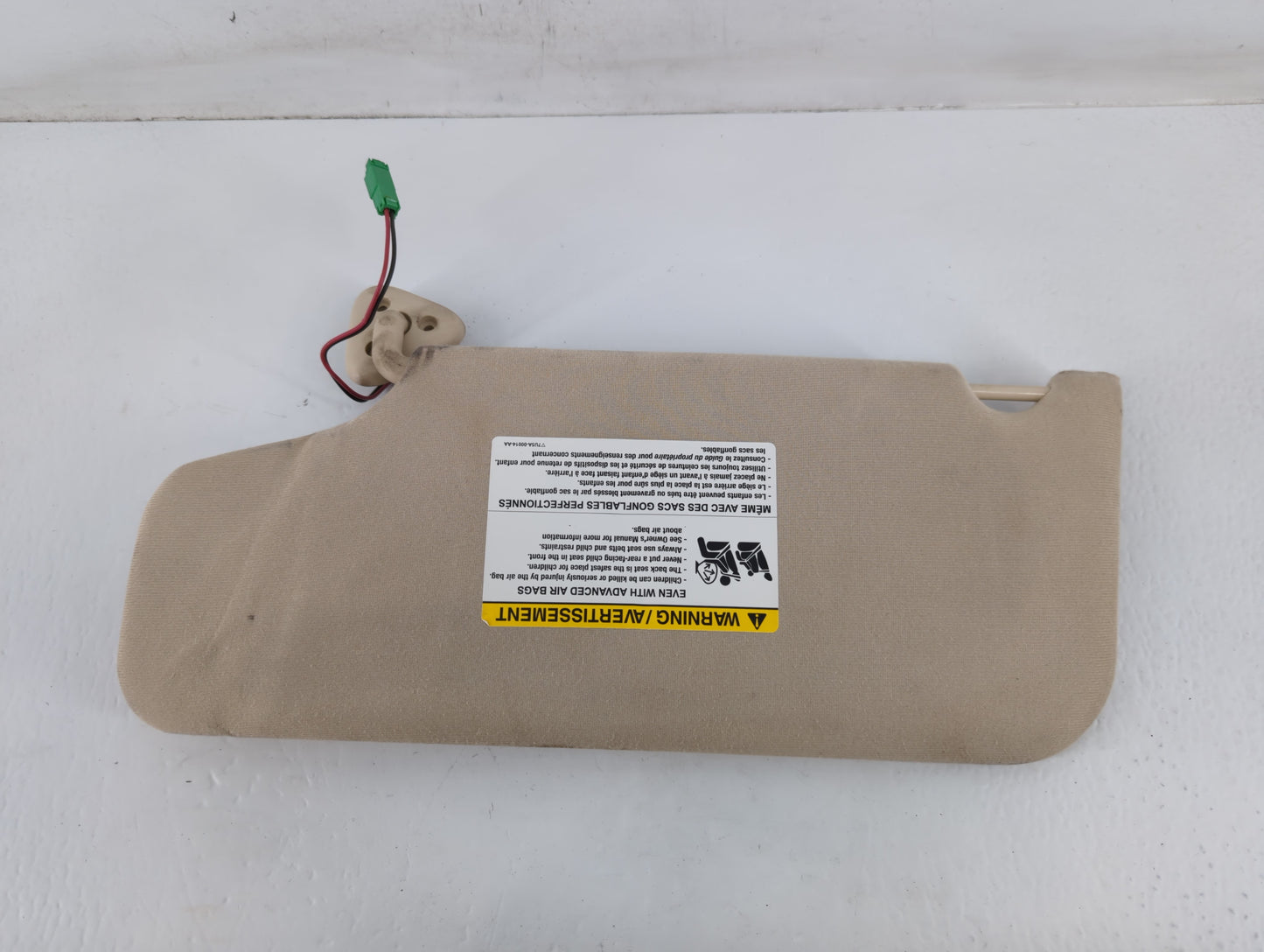 2008-2009 Ford Taurus X Sun Visor Shade Replacement Passenger Right Mirror Fits Fits 2008 2009 OEM Used Auto Parts - Oemusedautoparts1.com