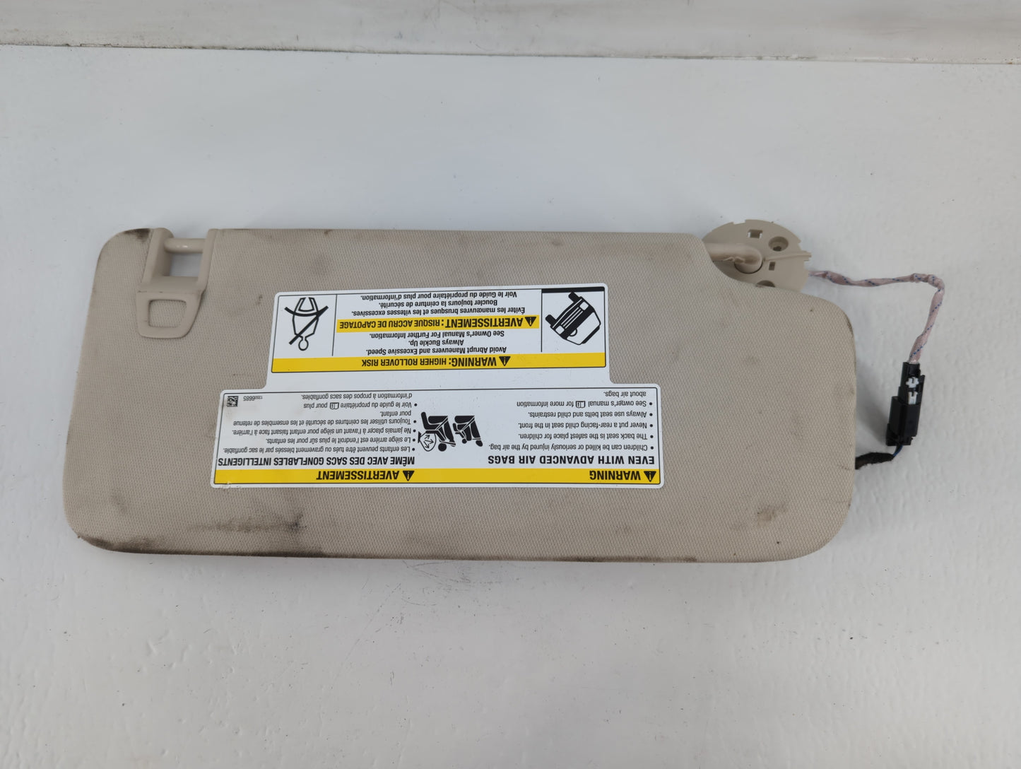 2018-2019 Chevrolet Equinox Sun Visor Shade Replacement Driver Left Mirror Fits Fits 2018 2019 OEM Used Auto Parts - Oemusedautoparts1.com