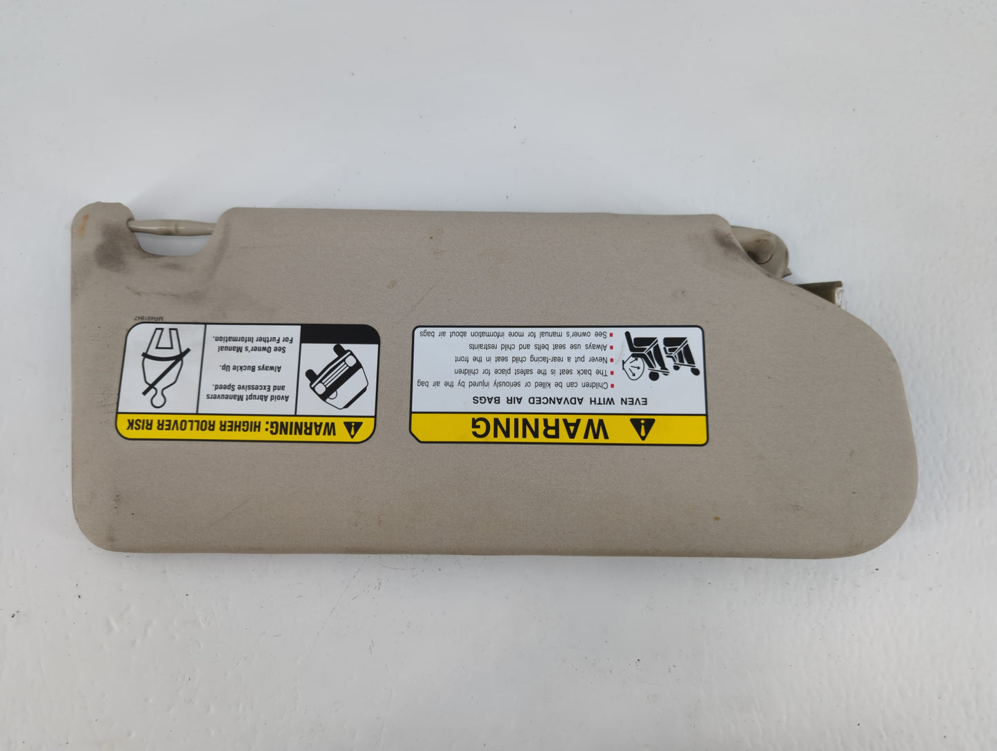 2014-2015 Mitsubishi Outlander Sun Visor Shade Replacement Driver Left Mirror Fits Fits 2014 2015 OEM Used Auto Parts - Oemusedautoparts1.com