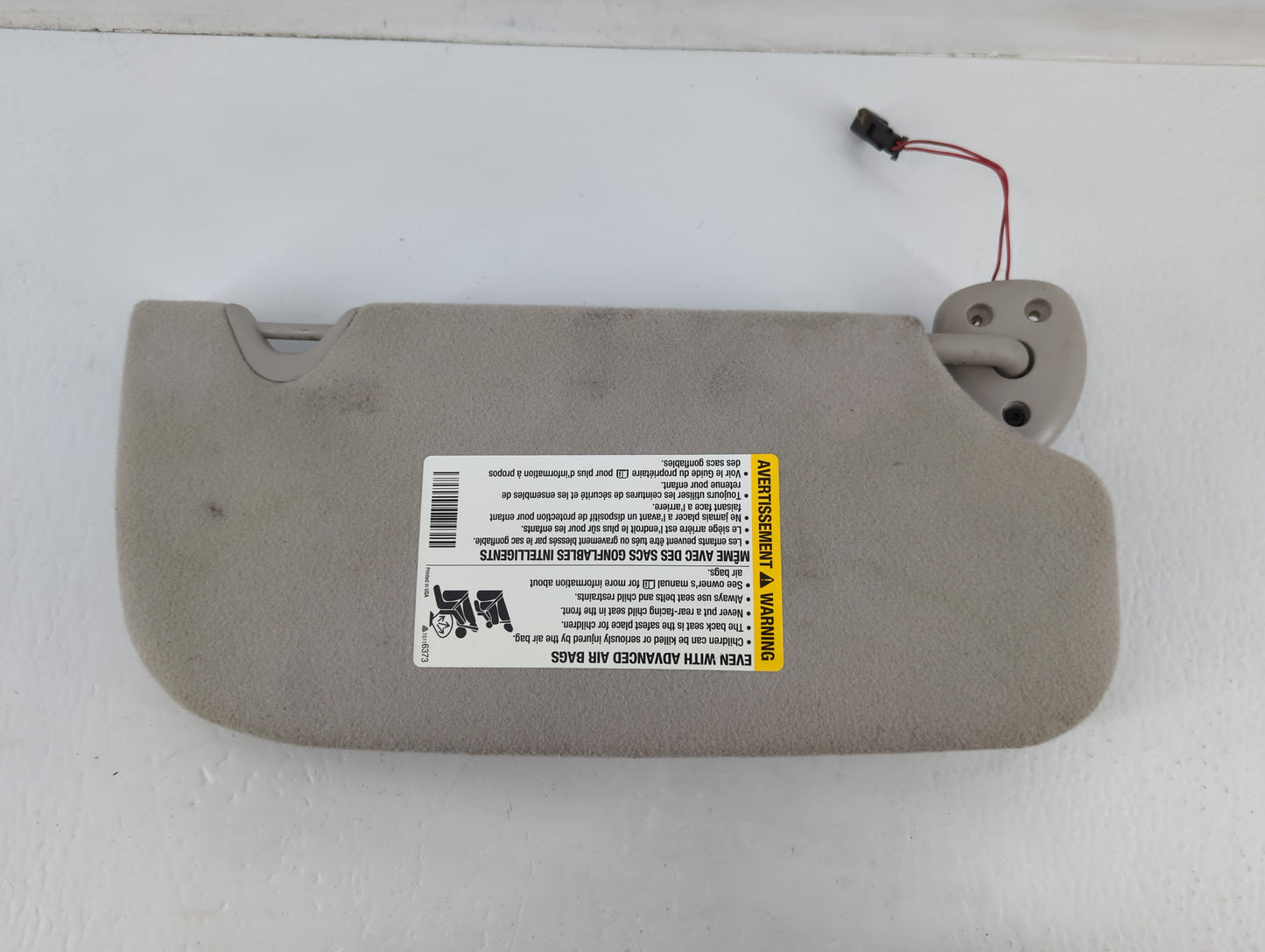 2005-2007 Buick Rainier Sun Visor Shade Replacement Passenger Right Mirror Fits Fits 2005 2006 2007 OEM Used Auto Parts - Oemusedautoparts1.com