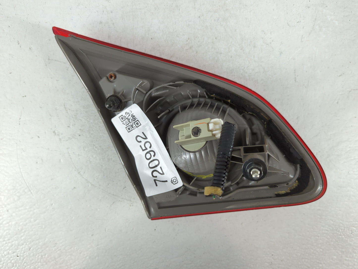 2009-2015 Nissan Rogue Tail Light Assembly Passenger Right OEM Fits Fits 2009 2010 2011 2012 2013 2014 2015 OEM Used Auto Parts - Oemusedautoparts1.com