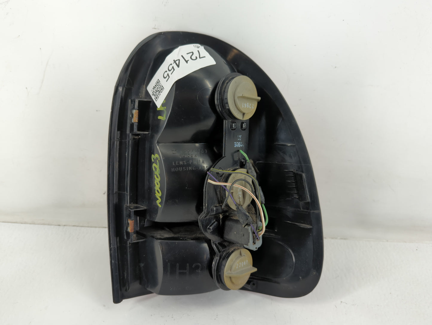 1998-2003 Dodge Durango Tail Light Assembly Driver Left OEM P/N:19284 4576363 Fits Fits 1996 1997 1998 1999 2000 2001 2002 2003 OEM Used Auto Parts - Oemusedautoparts1.com