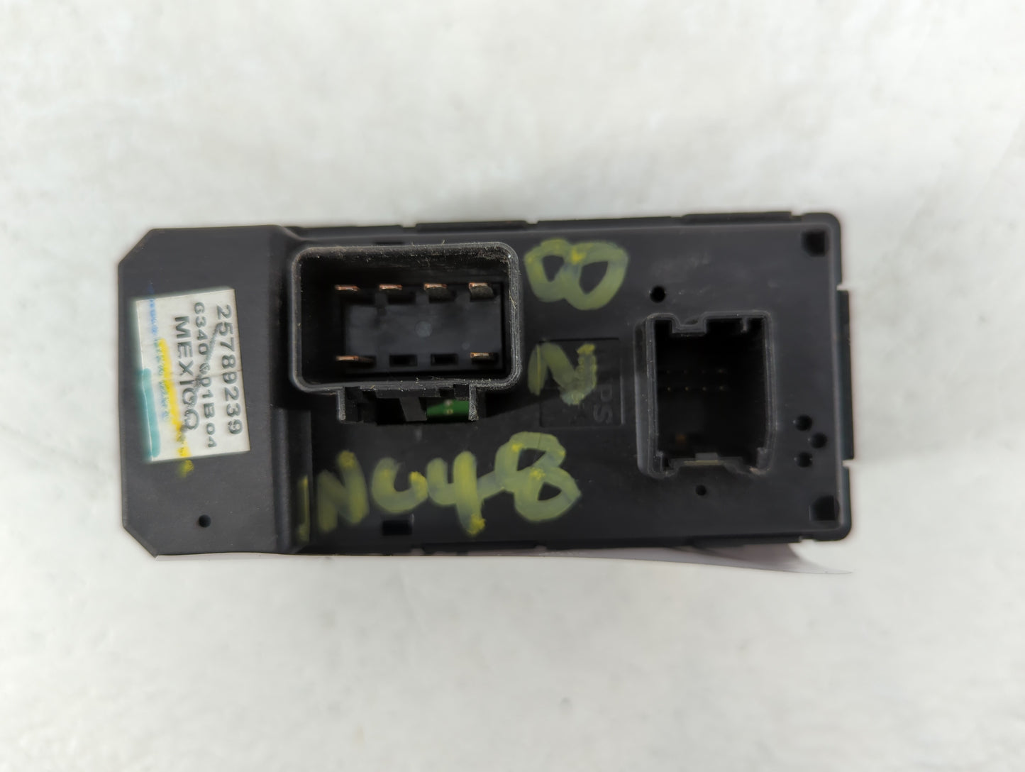2007-2009 Gmc Acadia Master Power Window Switch Replacement Driver Side Left P/N:25789239 Fits Fits 2007 2008 2009 OEM Used Auto Parts - Oemusedautoparts1.com