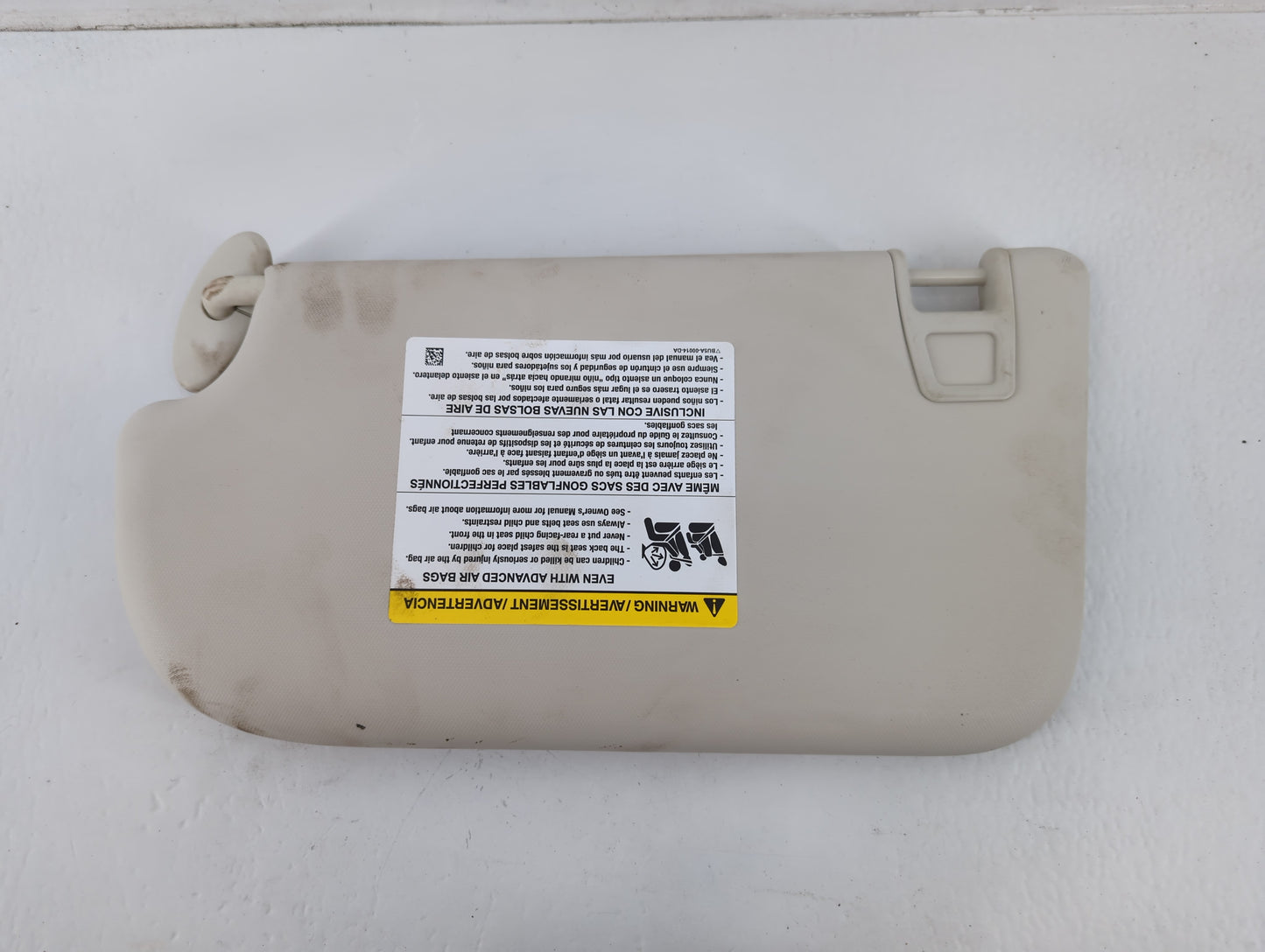 2013-2018 Ford Focus Sun Visor Shade Replacement Passenger Right Mirror Fits Fits 2013 2014 2015 2016 2017 2018 OEM Used Auto Parts - Oemusedautoparts1.com