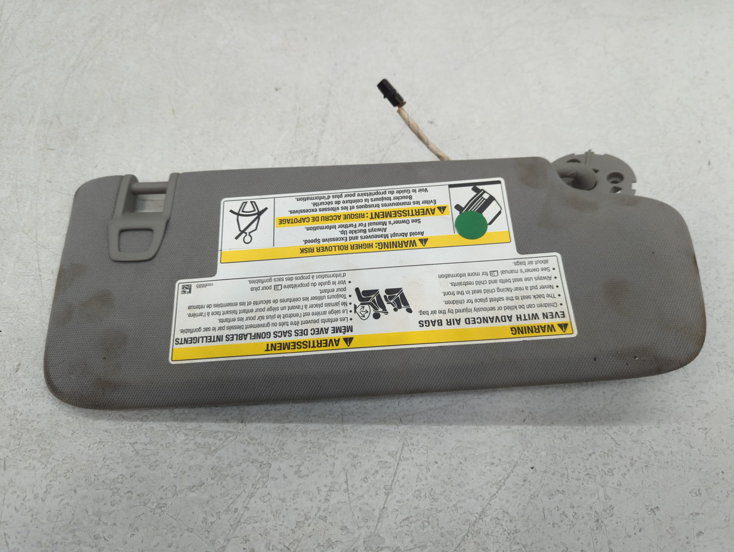 2020-2022 Chevrolet Equinox Sun Visor Shade Replacement Driver Left Mirror Fits Fits 2020 2021 2022 OEM Used Auto Parts - Oemusedautoparts1.com