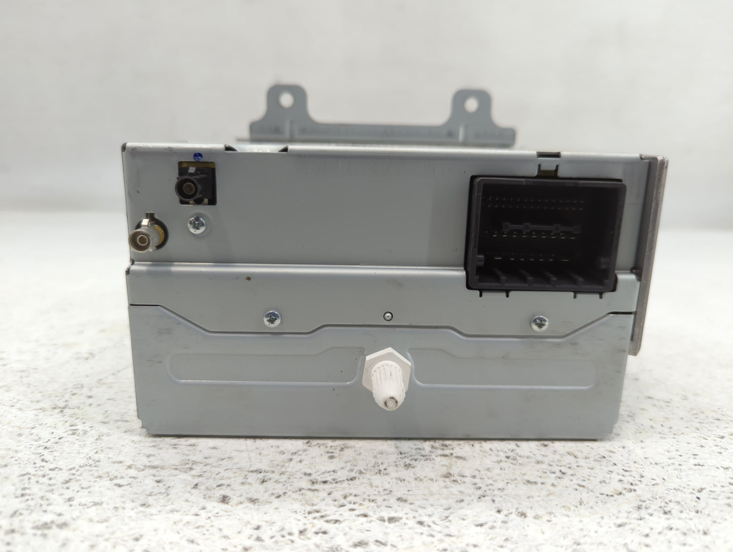 2013-2016 Chevrolet Cruze Radio AM FM Cd Player Receiver Replacement P/N:22976137 Fits Fits 2013 2014 2015 2016 OEM Used Auto Parts - Oemusedautoparts1.com