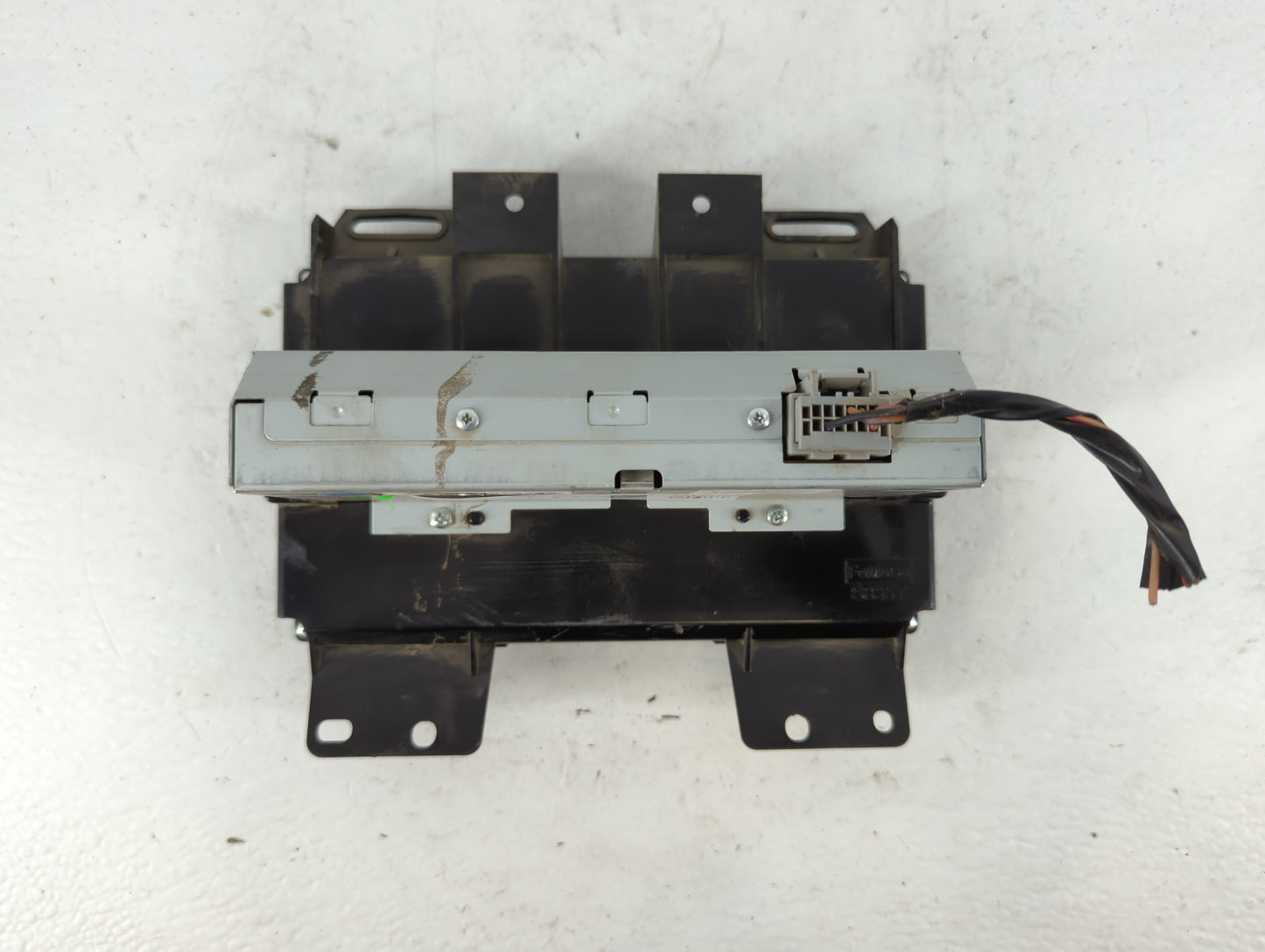 2009 Lincoln Mks Radio AM FM Cd Player Receiver Replacement P/N:8A5T-19C116-AM Fits OEM Used Auto Parts - Oemusedautoparts1.com