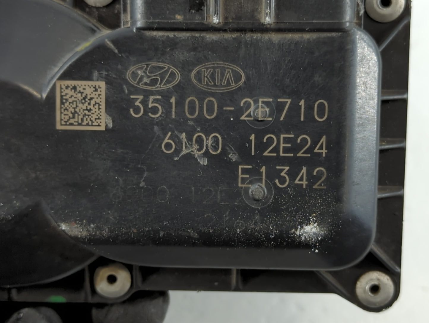 2017-2020 Hyundai Elantra Throttle Body P/N:6100 12E24 35100-2E710 Fits Fits 2017 2018 2019 2020 OEM Used Auto Parts - Oemusedautoparts1.com
