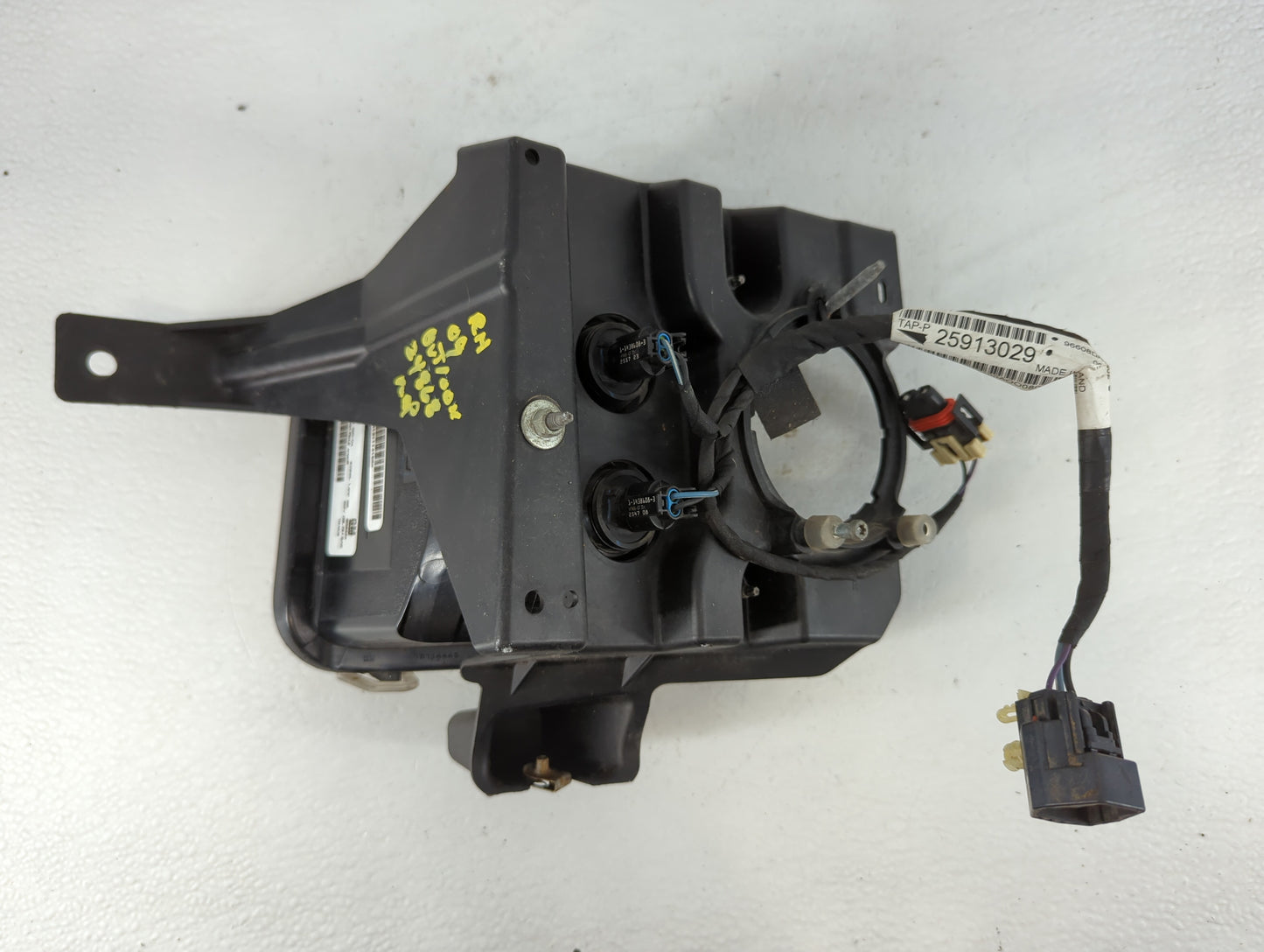 2009 Saturn Outlook Passenger Right Oem Fog Light Lamp - Oemusedautoparts1.com