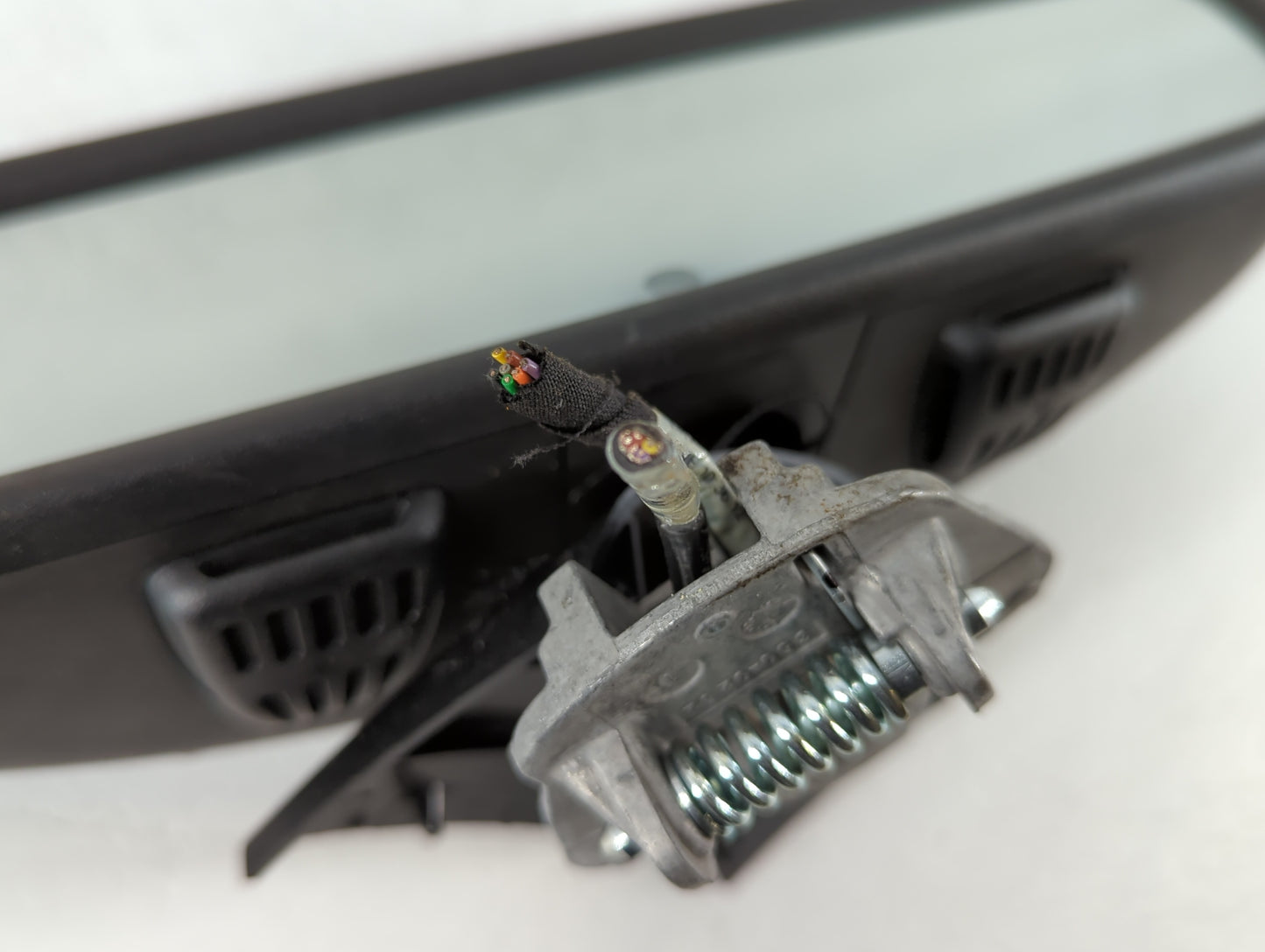 2011 Mercedes-Benz E350 Interior Rear View Mirror Replacement OEM P/N:IE11026530 Fits OEM Used Auto Parts - Oemusedautoparts1.com