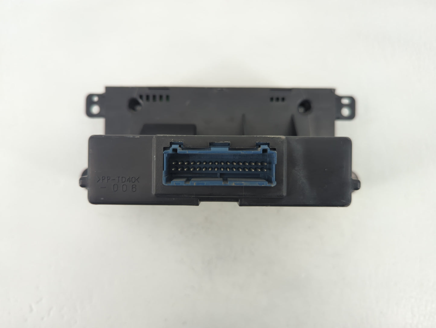 2005-2006 Cadillac Cts Climate Control Module Temperature AC/Heater Replacement P/N:21998814 MX237000-1472 Fits Fits 2005 2006 OEM Used Auto Parts - Oemusedautoparts1.com