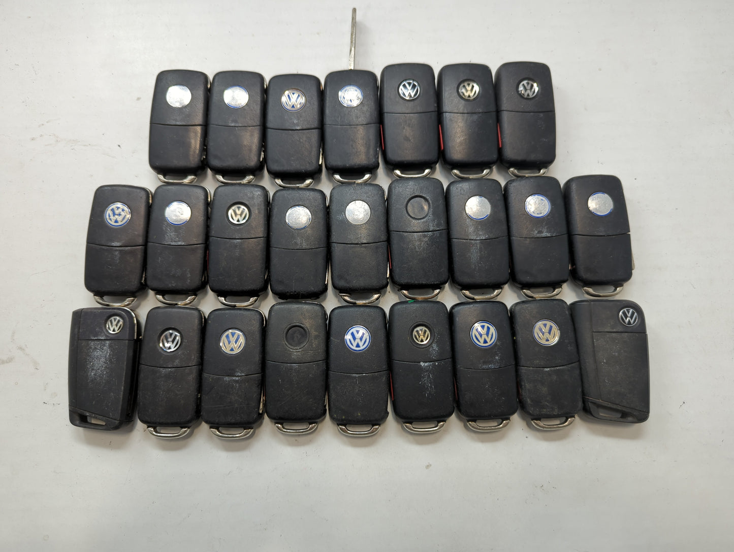 Lot of 25 Volkswagen Keyless Entry Remote Fob NBG8137T | NBG735868T - Oemusedautoparts1.com