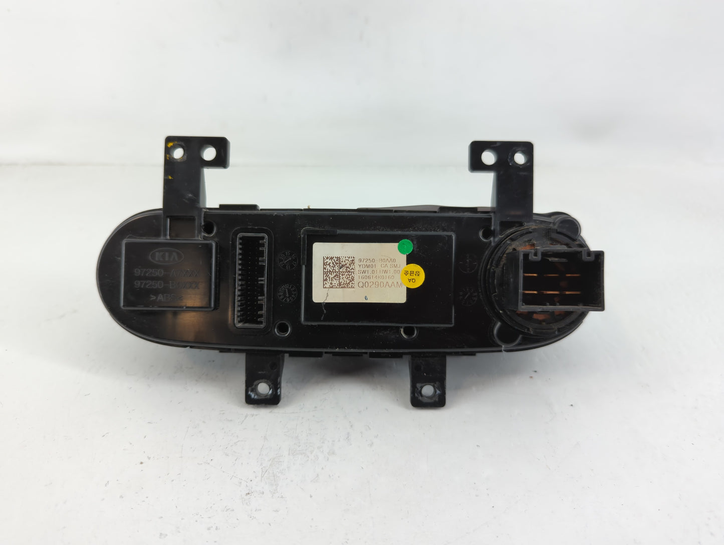 2017-2018 Kia Forte Climate Control Module Temperature AC/Heater Replacement P/N:Q0290AAM 97250-B0AA0 Fits Fits 2017 2018 OEM Used Auto Parts - Oemusedautoparts1.com