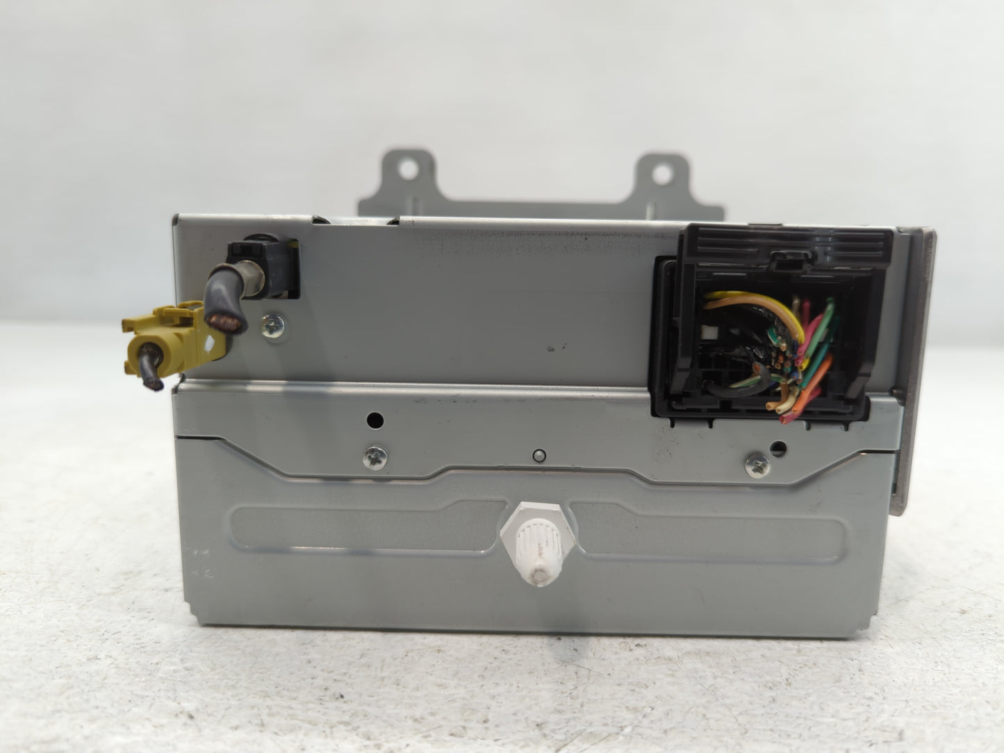 2011-2012 Chevrolet Camaro Radio AM FM Cd Player Receiver Replacement P/N:20983517 Fits Fits 2010 2011 2012 OEM Used Auto Parts - Oemusedautoparts1.com