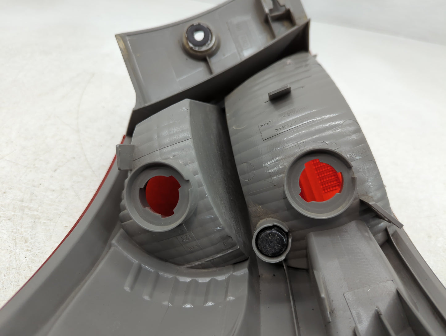 2008-2015 Nissan Rogue Tail Light Assembly Driver Left OEM Fits Fits 2008 2009 2010 2011 2012 2013 2014 2015 OEM Used Auto Parts - Oemusedautoparts1.com