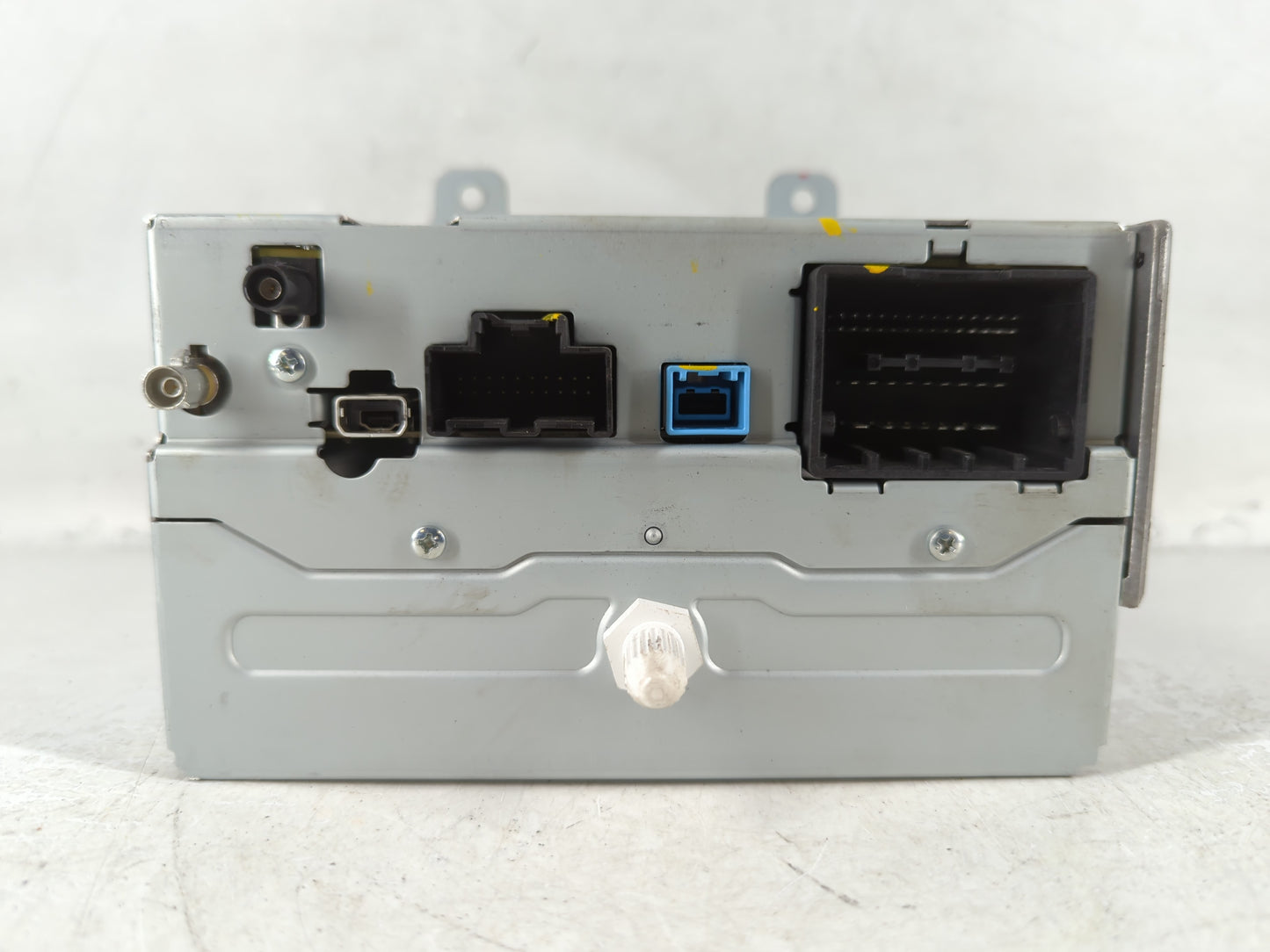 2016 Buick Encore Radio AM FM Cd Player Receiver Replacement P/N:84026635 Fits OEM Used Auto Parts - Oemusedautoparts1.com