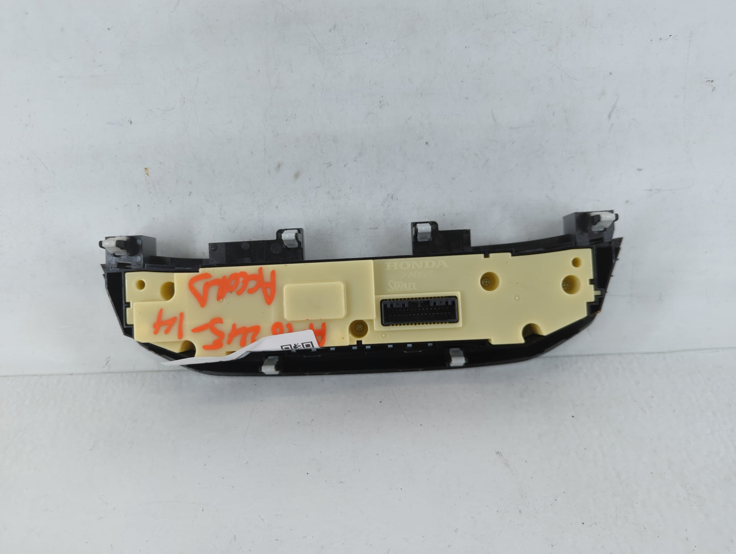 2013-2015 Honda Accord Climate Control Module Temperature AC/Heater Replacement P/N:02114081816 NH869L Fits Fits 2013 2014 2015 OEM Used Auto Parts - Oemusedautoparts1.com