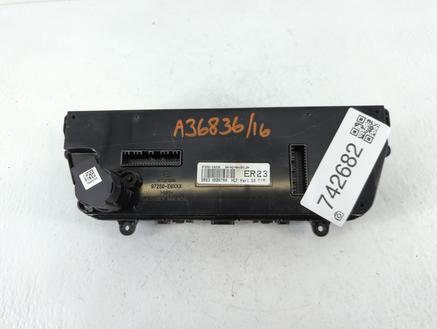 2016-2017 Hyundai Sonata Climate Control Module Temperature AC/Heater Replacement P/N:97250-E6230 Fits Fits 2016 2017 OEM Used Auto Parts - Oemusedautoparts1.com