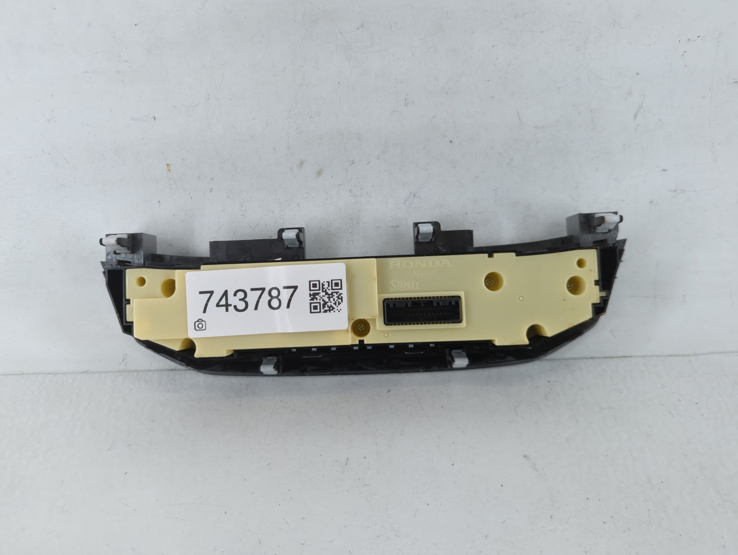 2013-2015 Honda Accord Climate Control Module Temperature AC/Heater Replacement P/N:17013162359 NH869L Fits Fits 2013 2014 2015 OEM Used Auto Parts - Oemusedautoparts1.com