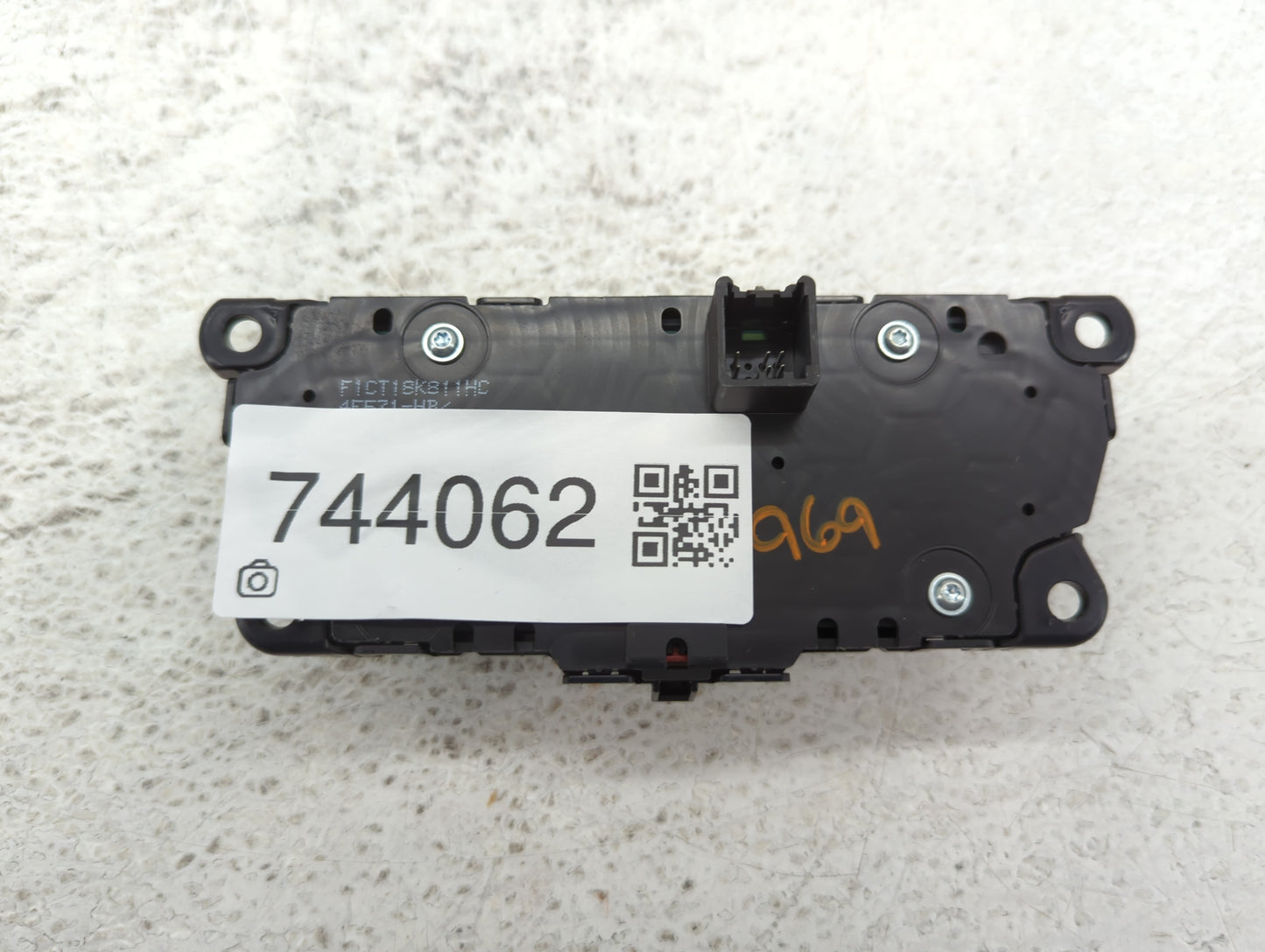 2017-2019 Ford Escape Radio AM FM Cd Player Receiver Replacement P/N:4F571-HB F1CT18K811HC Fits Fits 2017 2018 2019 OEM Used Auto Parts - Oemusedautoparts1.com