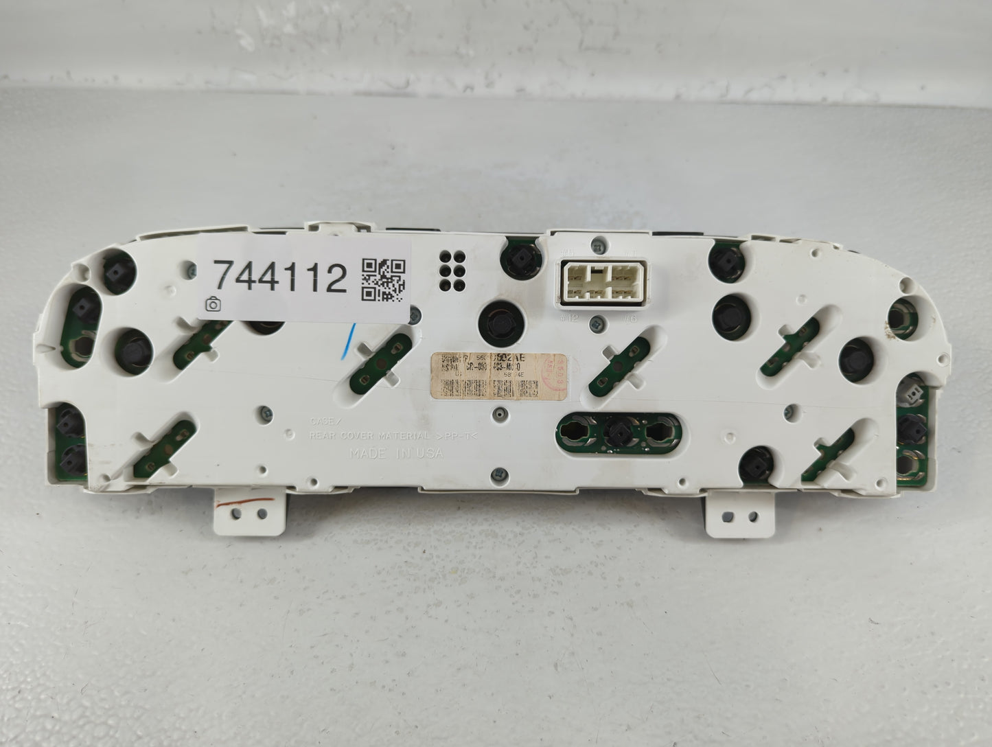 2002-2004 Jeep Grand Cherokee Instrument Cluster Speedometer Gauges P/N:56050802AE CR-0031-003-M0C0 Fits Fits 2002 2003 2004 OEM Used Auto Parts - Oemusedautoparts1.com