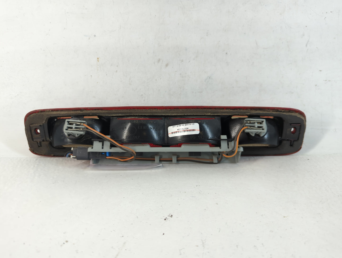 2006 Gmc Sierra 3500 Third Brake Light Tail Light P/N:16525205 Fits OEM Used Auto Parts - Oemusedautoparts1.com