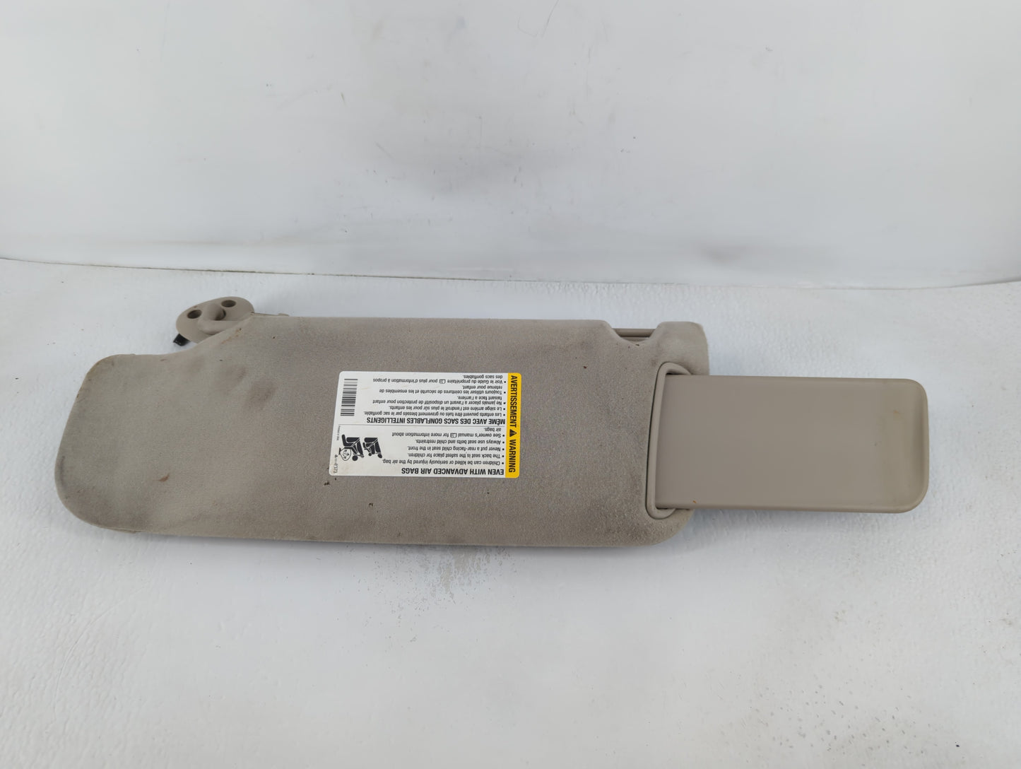 2004-2005 Chevrolet Avalanche Sun Visor Shade Replacement Passenger Right Mirror Fits Fits 2004 2005 OEM Used Auto Parts - Oemusedautoparts1.com