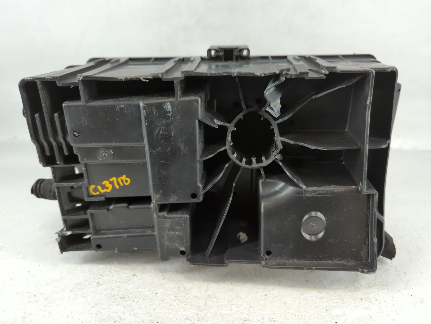 2011-2014 Chevrolet Cruze Fusebox Fuse Box Panel Relay Module P/N:95216200-01 13255300, 13222782 Fits Fits 2011 2012 2013 2014 OEM Used Auto Parts - Oemusedautoparts1.com