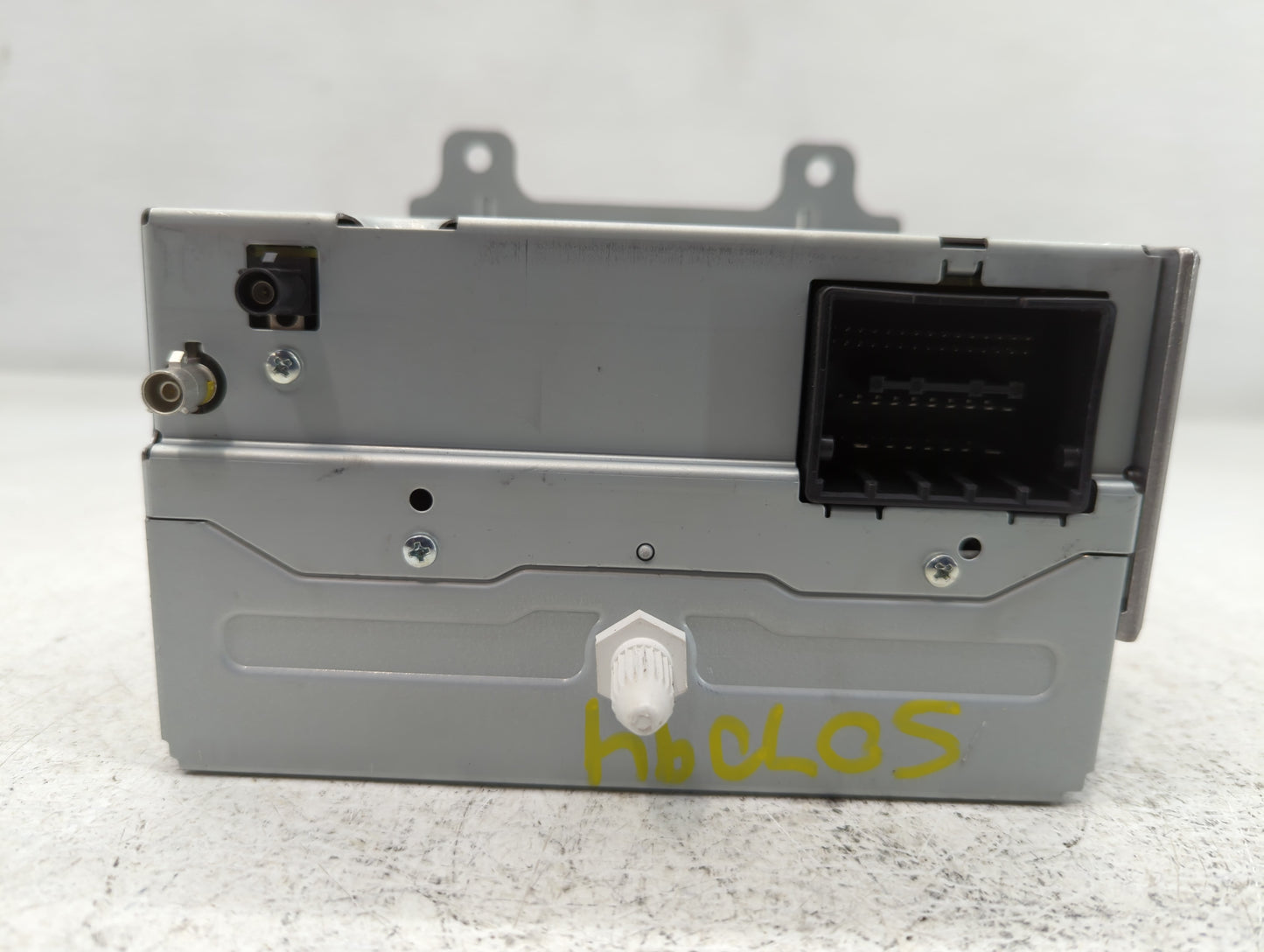 2011-2012 Chevrolet Cruze Radio AM FM Cd Player Receiver Replacement P/N:20983517 Fits Fits 2010 2011 2012 OEM Used Auto Parts - Oemusedautoparts1.com