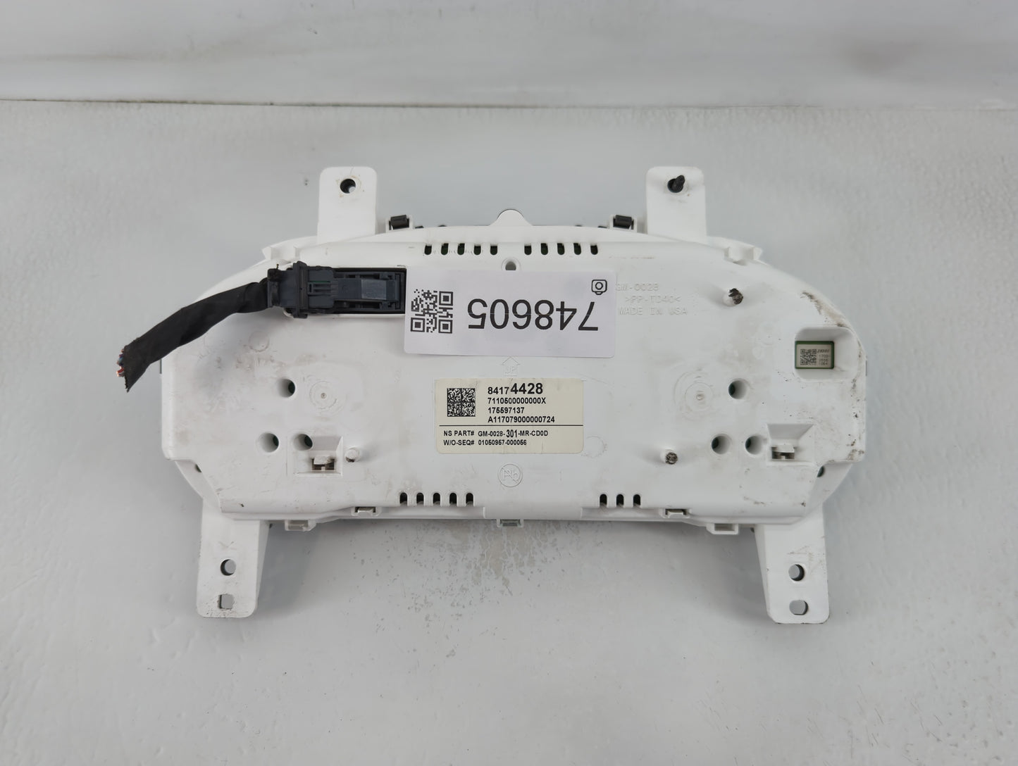 2017 Chevrolet Impala Instrument Cluster Speedometer Gauges P/N:84174428 Fits OEM Used Auto Parts - Oemusedautoparts1.com