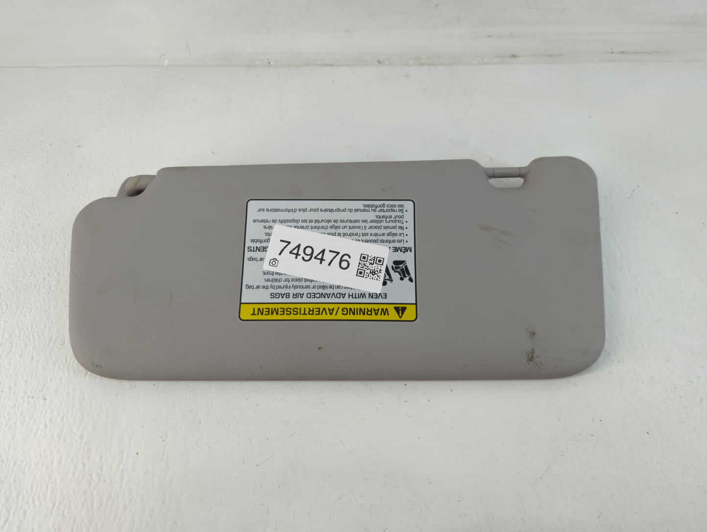 2018-2021 Hyundai Kona Sun Visor Shade Replacement Passenger Right Mirror Fits Fits 2018 2019 2020 2021 OEM Used Auto Parts - Oemusedautoparts1.com