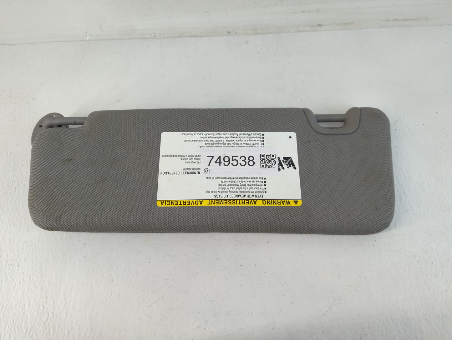 2014-2019 Toyota Highlander Sun Visor Shade Replacement Passenger Right Mirror Fits Fits 2014 2015 2016 2017 2018 2019 OEM Used Auto Parts - Oemusedautoparts1.com