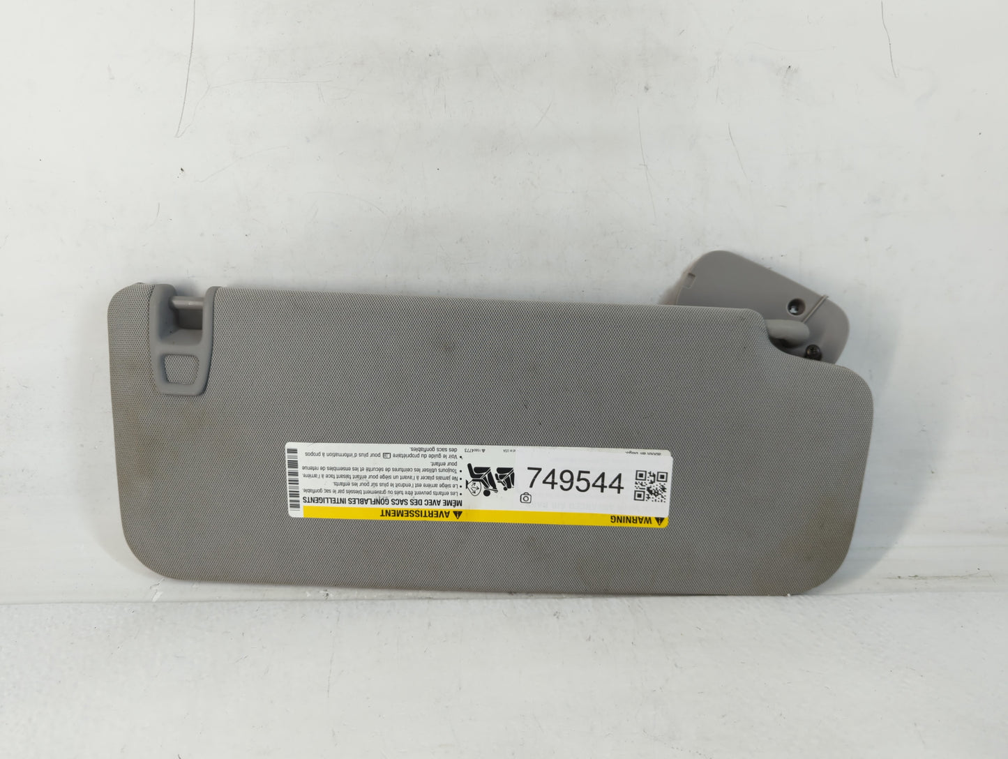 2014-2019 Gmc Sierra 1500 Sun Visor Shade Replacement Driver Left Mirror Fits Fits 2014 2015 2016 2017 2018 2019 OEM Used Auto Parts - Oemusedautoparts1.com