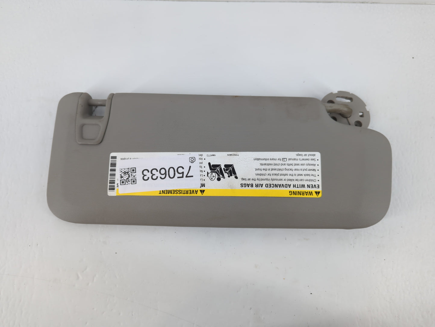 2011-2016 Chevrolet Cruze Sun Visor Shade Replacement Driver Left Mirror Fits Fits 2011 2012 2013 2014 2015 2016 OEM Used Auto Parts - Oemusedautoparts1.com