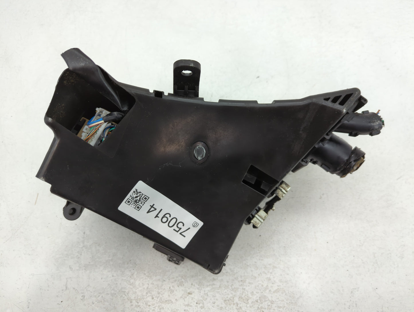 2010-2013 Subaru Forester Fusebox Fuse Box Panel Relay Module P/N:MB100200B Fits Fits 2010 2011 2012 2013 OEM Used Auto Parts - Oemusedautoparts1.com
