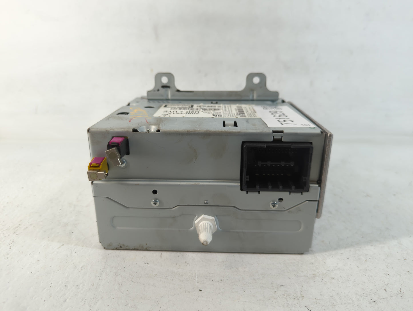 2011-2012 Chevrolet Cruze Radio AM FM Cd Player Receiver Replacement P/N:20983517 Fits Fits 2010 2011 2012 OEM Used Auto Parts - Oemusedautoparts1.com