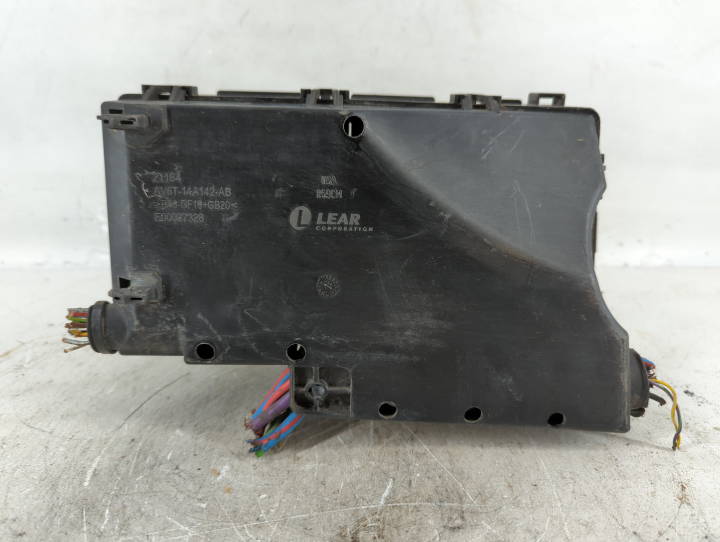 2013-2016 Ford Escape Fusebox Fuse Box Panel Relay Module P/N:AV6T-14A067-AD 5B0Q10107 Fits Fits 2013 2014 2015 2016 OEM Used Auto Parts - Oemusedautoparts1.com