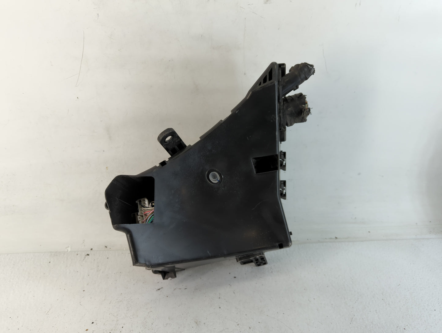 2016 Subaru Impreza Fusebox Fuse Box Panel Relay Module P/N:MB503608B Fits OEM Used Auto Parts - Oemusedautoparts1.com
